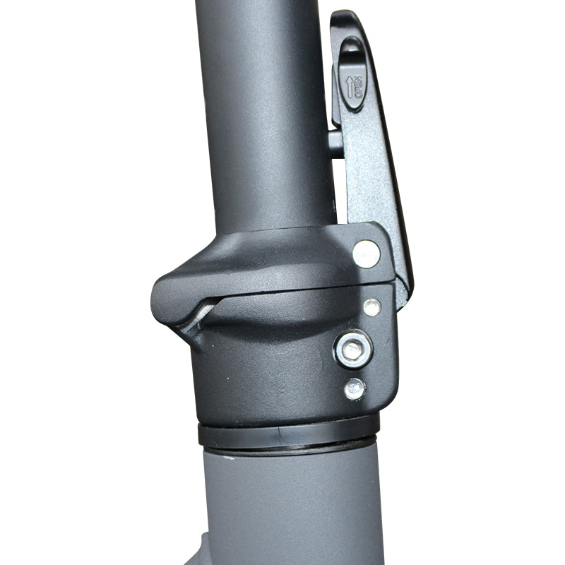 Trotineta electrica H7 trotinetă electrică off-road Greutatea netă: 13kg , aAutonomie : 30km Materialul cadru: aliaj de aluminiu Dimensiunea anvelopei: 8,5  Distanța parcursă pe o încărcare: 35km Greutatea brută: 15,2KG Putere: 350W Baterie: 7,5 ah